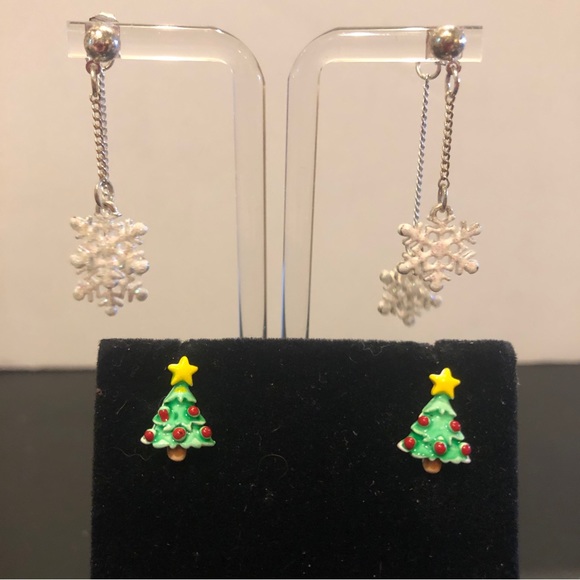 Set of 2 Christmas Earrings- silver tone post, trees & snowflakes - Picture 3 of 12